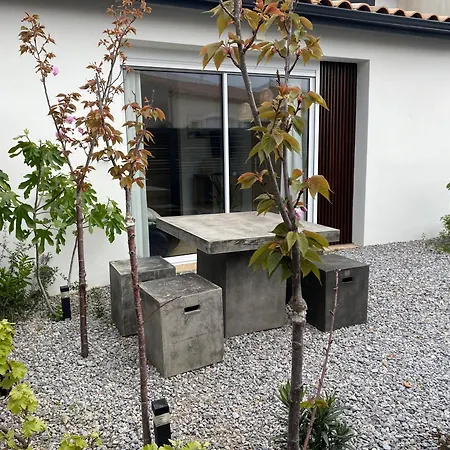 T2 Dans Le Vent Bord De Apartment Gruissan